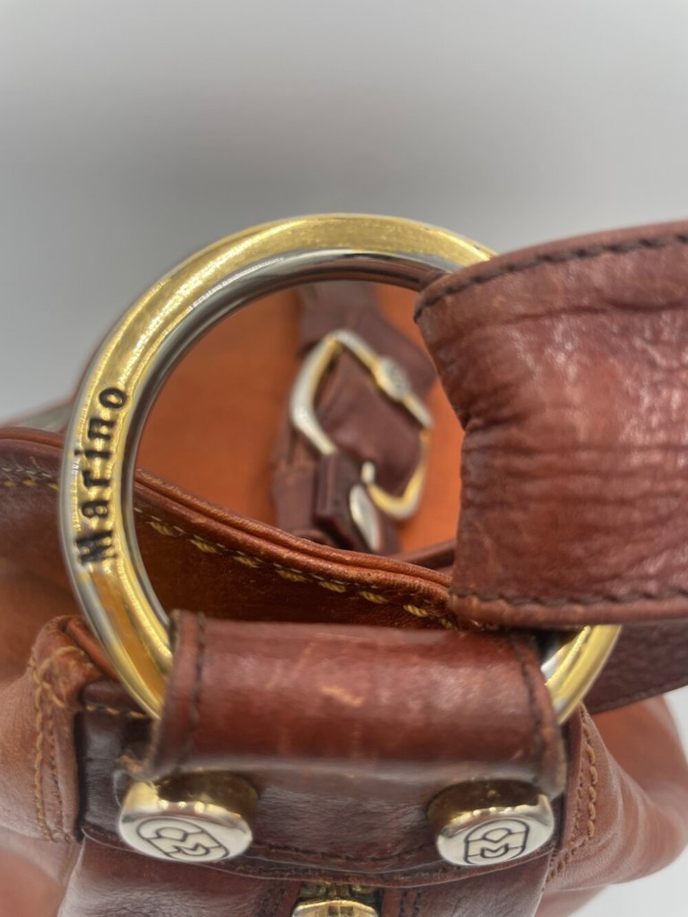 Morino Italian Leather Bucket Bag With Adjustable Strap & Zippered Pockets - Picture 6 of 14
